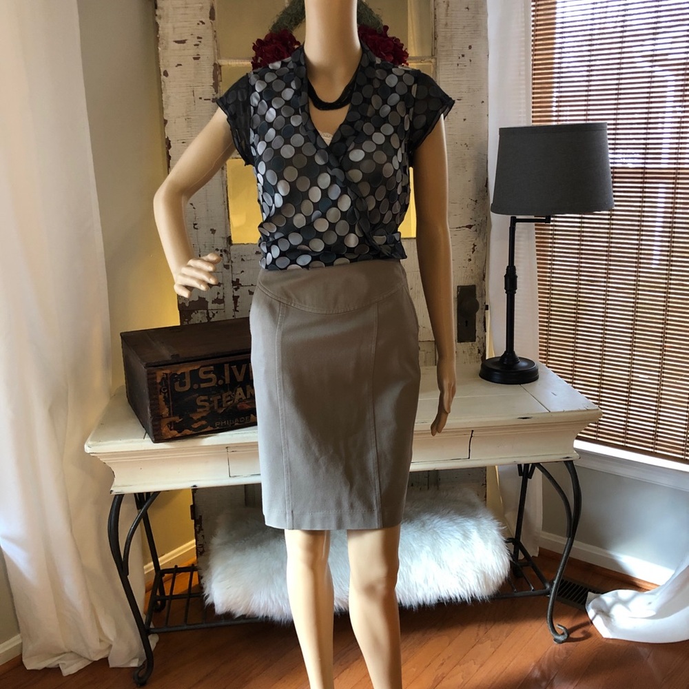 High waist pencil skirt